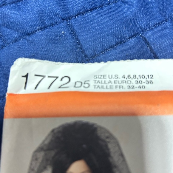 Simplicity 1772 - 4-6-8-10-12 Gothic Costume Pattern uncut - Picture 4 of 8